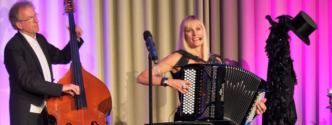 Christine Schmid und Kontrabass, Comedian Harmonists Stil